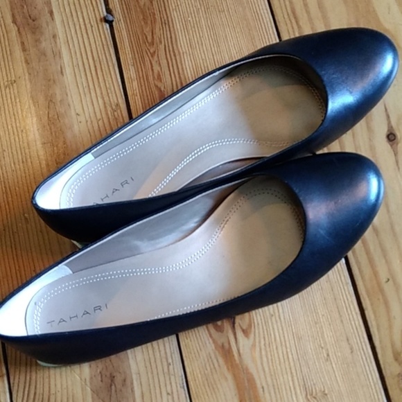 Tahari Ranma ballet flats with gold square heel - Picture 2 of 7